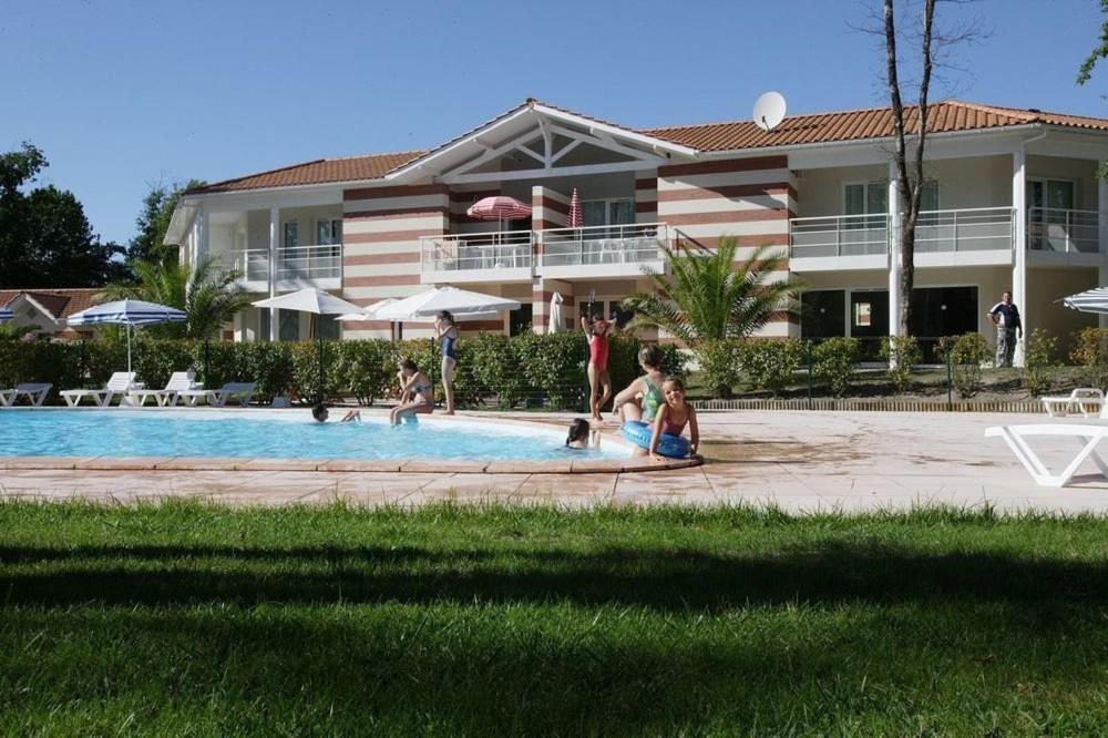 Belle Maisonnette Dans Residence Avec Piscine Soulac-sur-Mer Exteriér fotografie